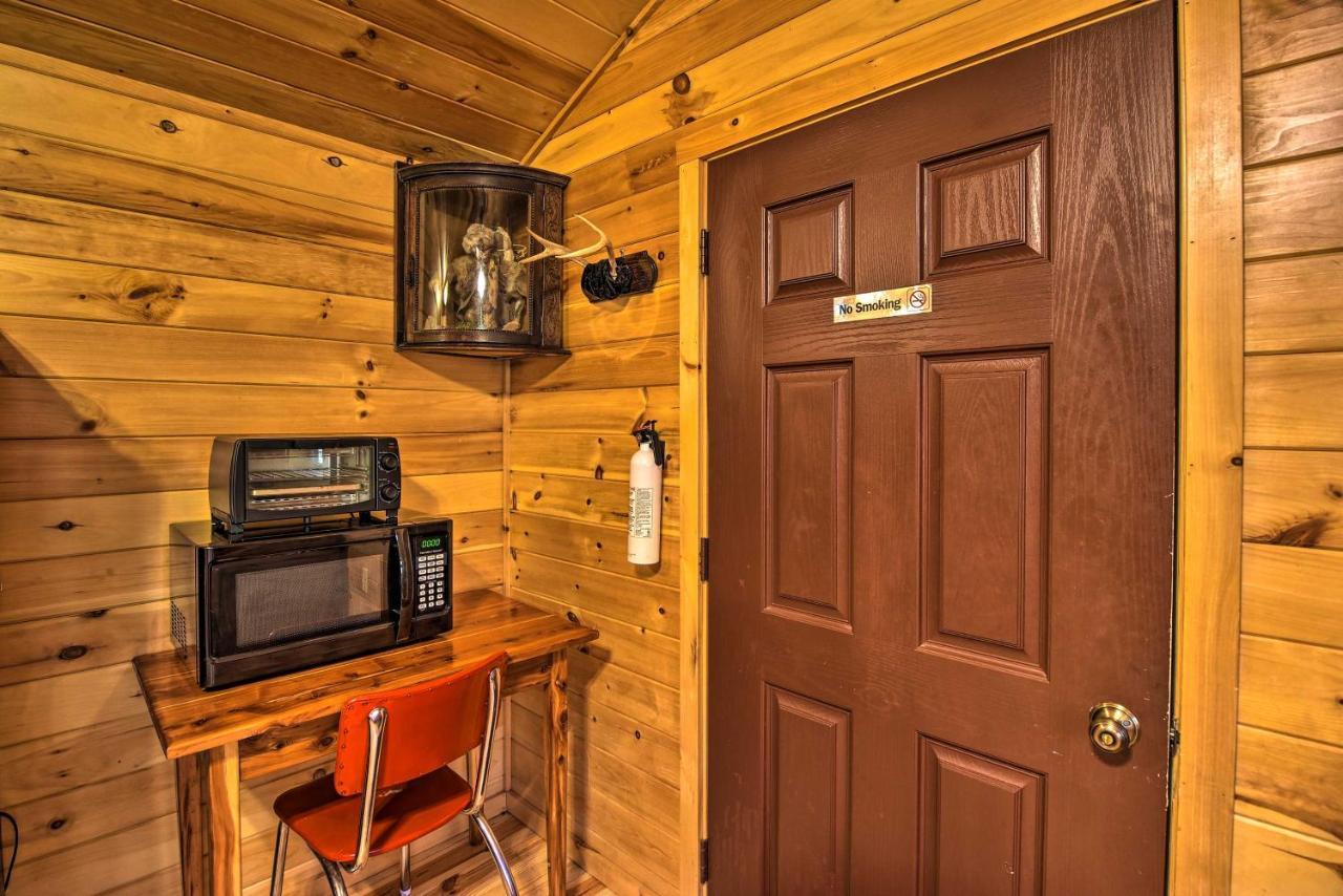 Rural Cabin Hideaway With Fire Pit And Mtn Views! Parsons Exterior photo