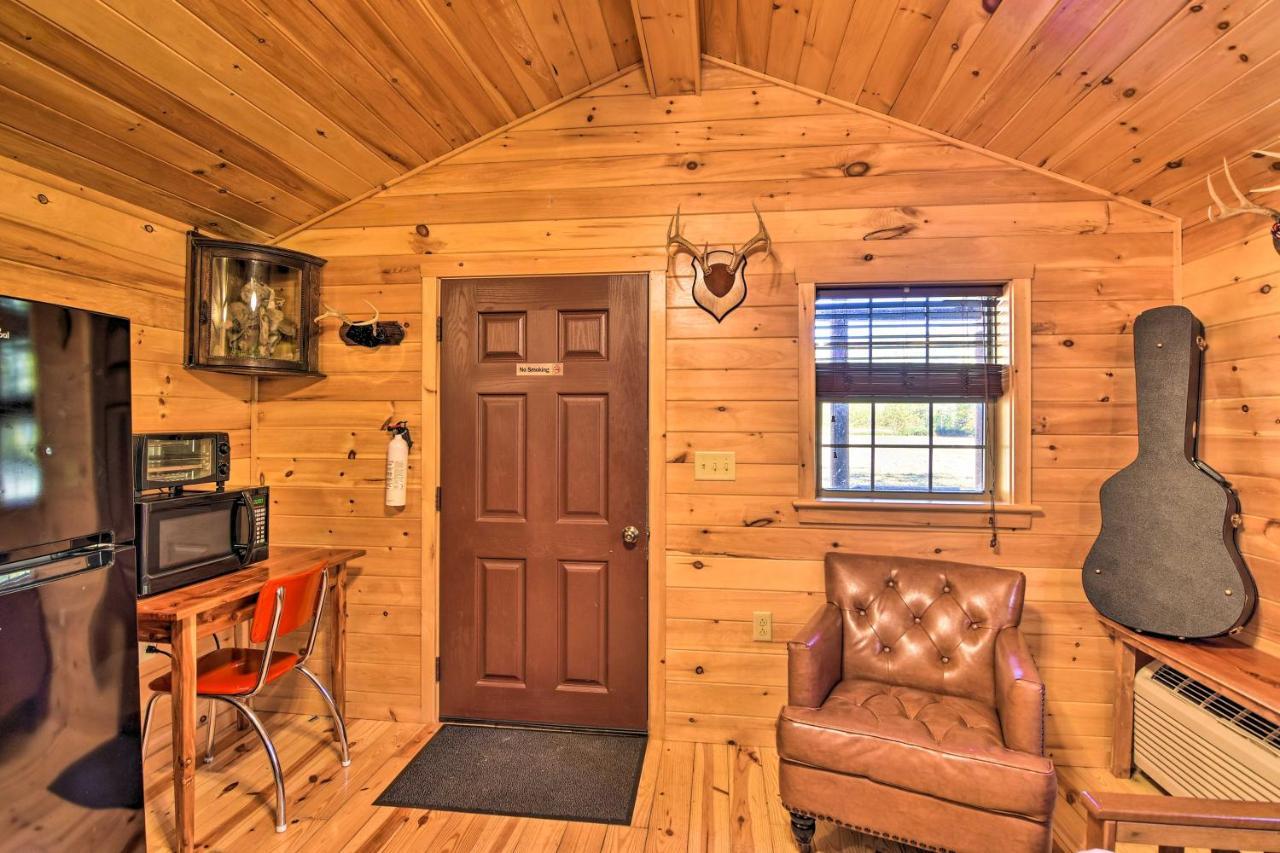 Rural Cabin Hideaway With Fire Pit And Mtn Views! Parsons Exterior photo